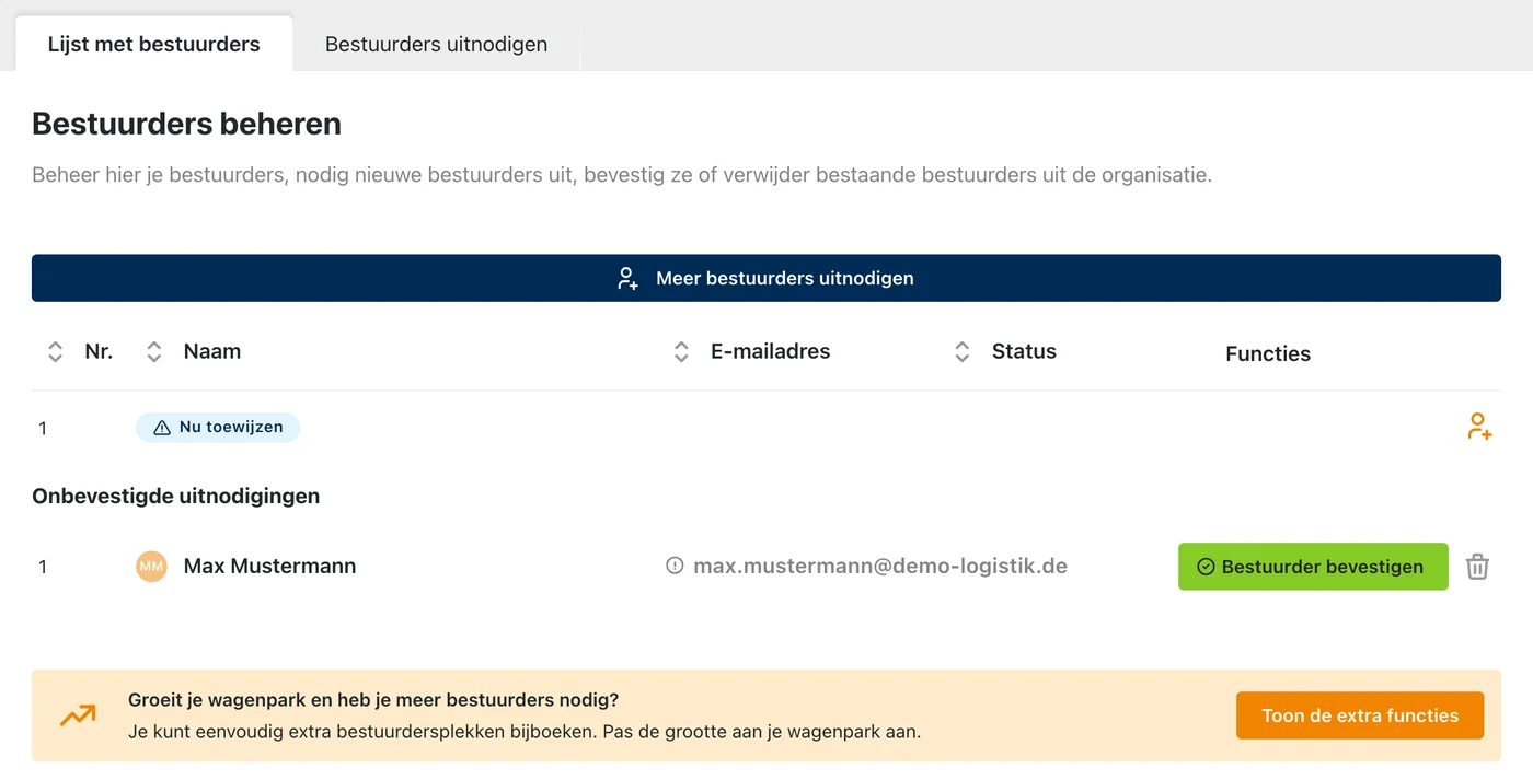 Bestuurderslijst in het dashboard met een niet-bevestigde uitnodiging en een knop “Bestuurder bevestigen”.